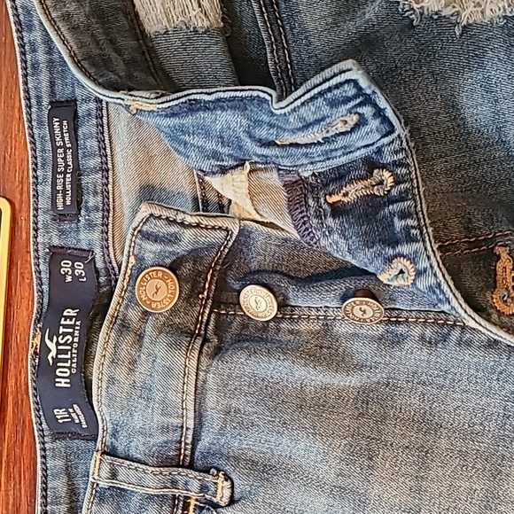 Hollister distressed jeans. Like new. - Picture 2 of 8
